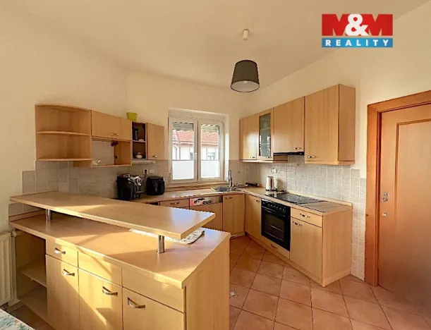 Pronájem bytu 4+kk, Praha - Hloubětín, V Novém Hloubětíně, 120 m2