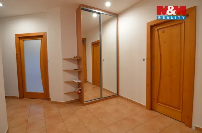 Pronájem bytu 4+kk, Praha - Hloubětín, V Novém Hloubětíně, 120 m2