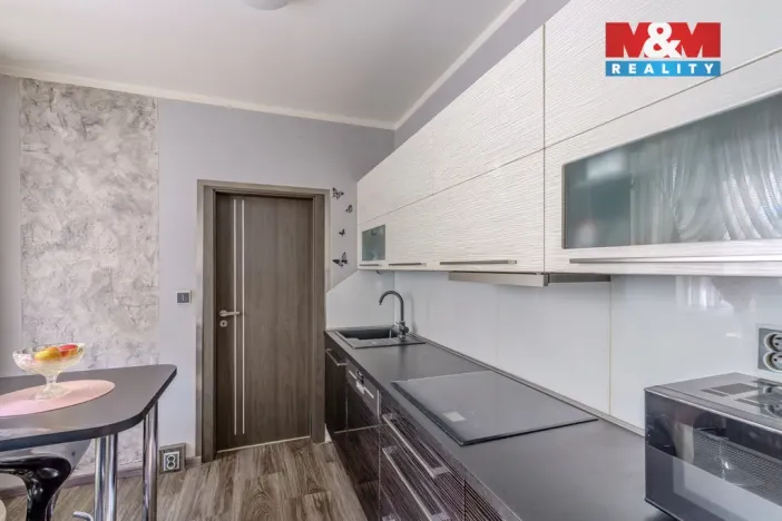 Prodej bytu 3+1, Orlová - Lutyně, Karla Dvořáčka, 67 m2