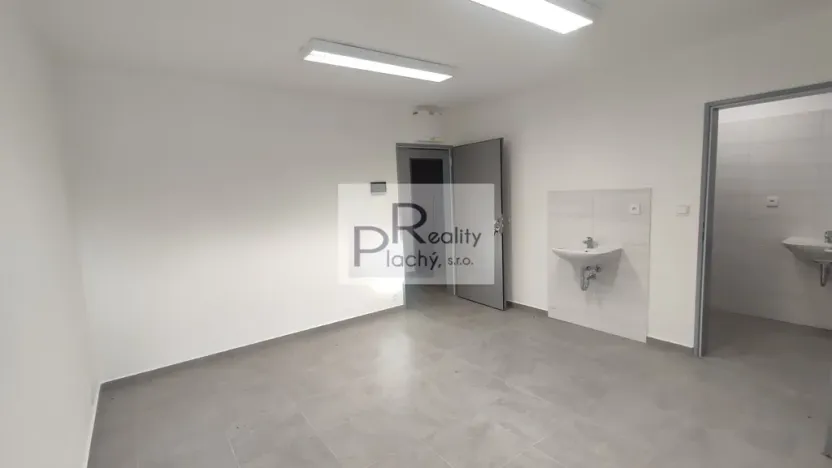 Pronájem kanceláře, Hevlín, 33 m2