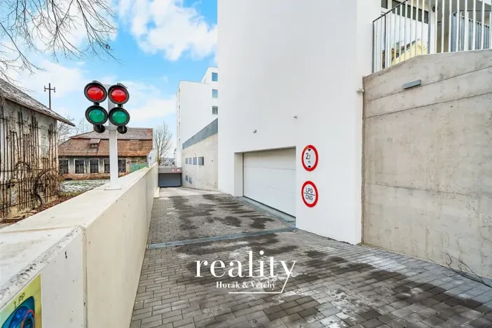 Prodej bytu 3+kk, Znojmo, Jarošova, 76 m2