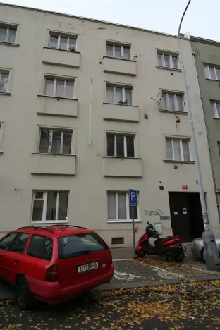 Pronájem bytu 1+kk, Praha - Nusle, Žateckých, 29 m2