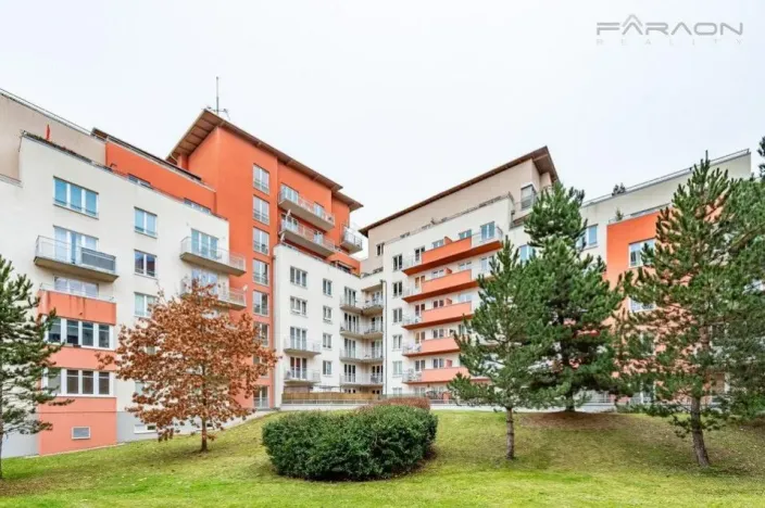 Pronájem bytu 2+kk, Praha - Záběhlice, Velenovského, 53 m2