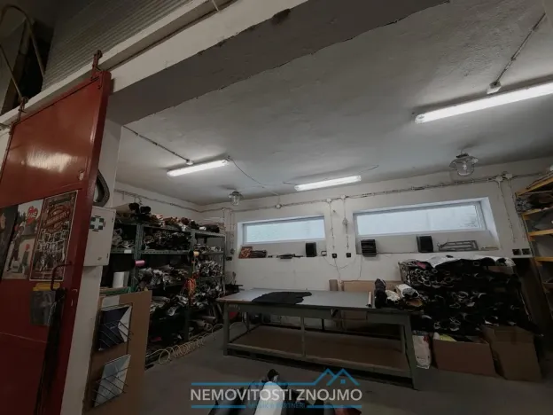 Pronájem výrobních prostor, Znojmo, Bolzanova, 496 m2