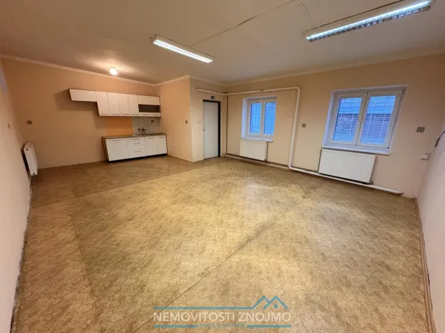 Pronájem výrobních prostor, Znojmo, Bolzanova, 496 m2