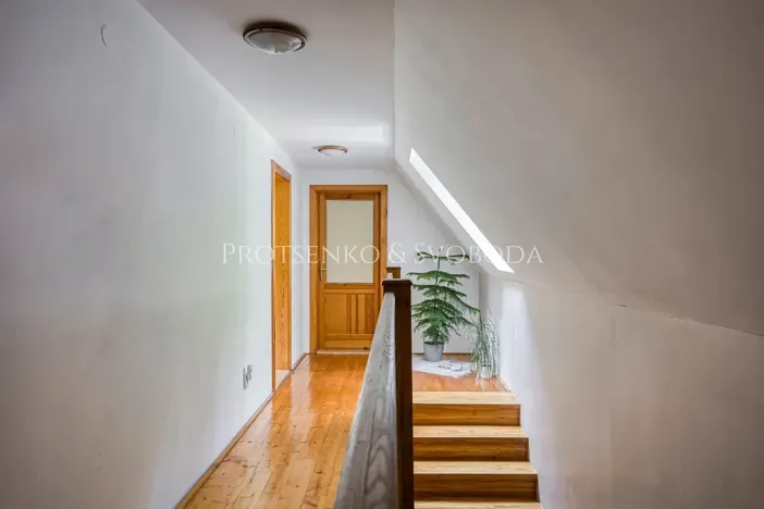Prodej ubytování, Mnichovice, Nad rybníkem, 312 m2