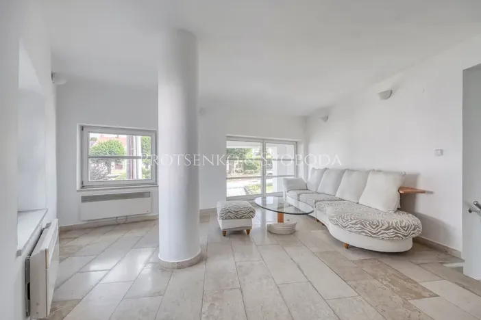 Prodej vily, Křižanov, Benešovo náměstí, 530 m2