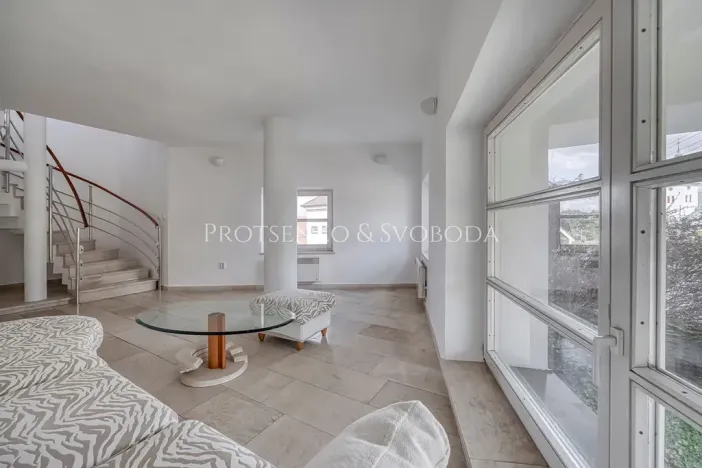 Prodej vily, Křižanov, Benešovo náměstí, 530 m2