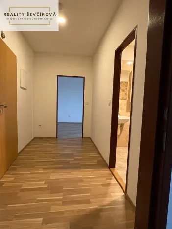 Pronájem bytu 2+kk, Holice, náměstí T. G. Masaryka, 52 m2