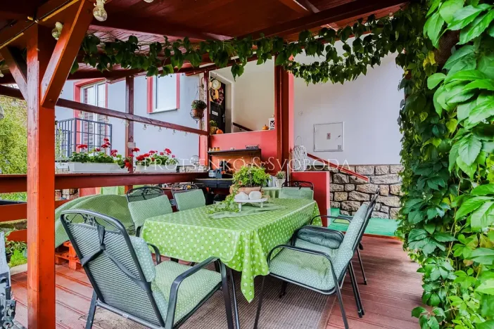 Prodej obchodního prostoru, Suchdol nad Lužnicí, Pražská, 180 m2