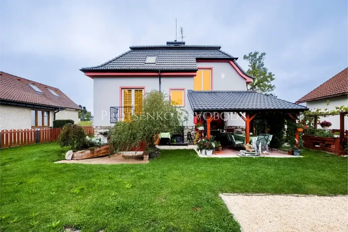 Prodej obchodního prostoru, Suchdol nad Lužnicí, Pražská, 180 m2