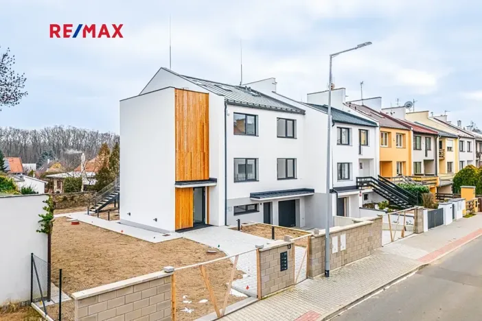 Pronájem bytu 3+kk, Praha - Kunratice, Děbolínská, 92 m2