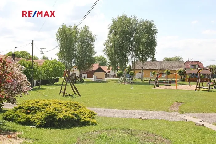 Prodej pozemku pro bydlení, Činěves, 312 m2