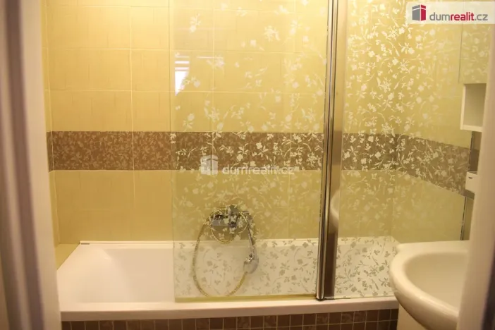 Prodej bytu 3+1, Katusice, Polní, 79 m2