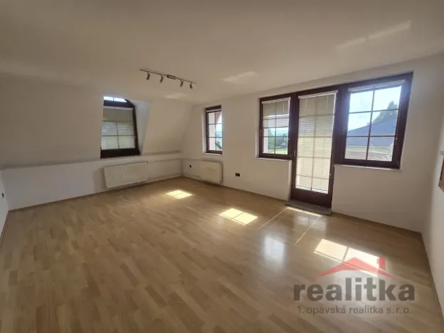 Pronájem bytu 3+kk, Opava, Slovenská, 120 m2