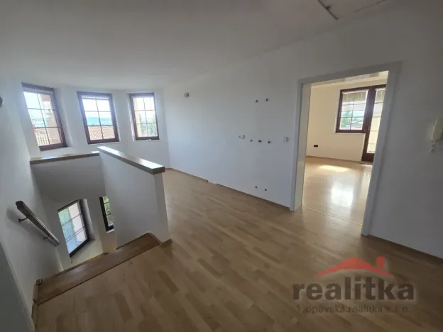 Pronájem bytu 3+kk, Opava, Slovenská, 120 m2