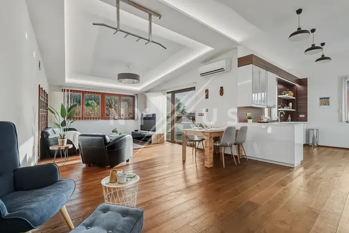 Prodej rodinného domu, Praha - Kyje, Hodějovská, 308 m2