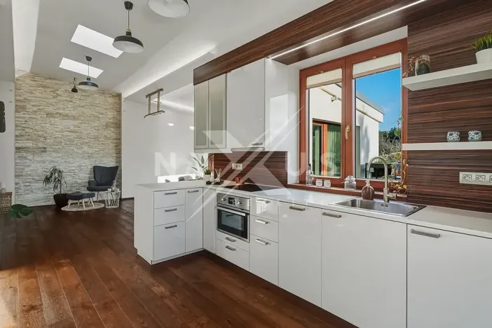 Prodej rodinného domu, Praha - Kyje, Hodějovská, 308 m2