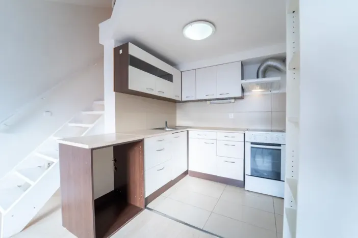 Pronájem bytu 2+kk, Hostivice, Čsl. armády, 46 m2