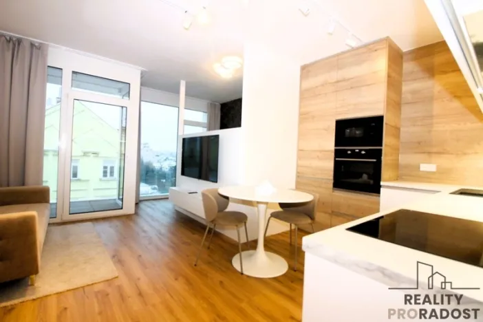 Pronájem bytu 1+kk, Znojmo, Jarošova, 42 m2