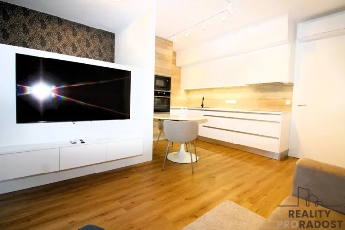 Pronájem bytu 1+kk, Znojmo, Jarošova, 42 m2