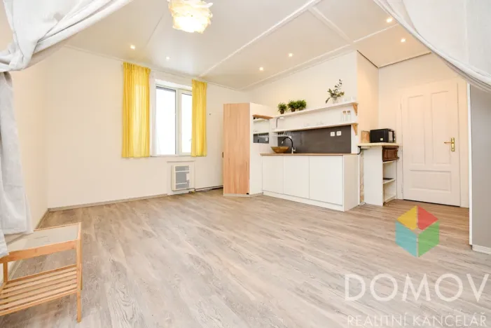Pronájem bytu 1+kk, Beroun - Beroun-Město, Vorlova, 37 m2