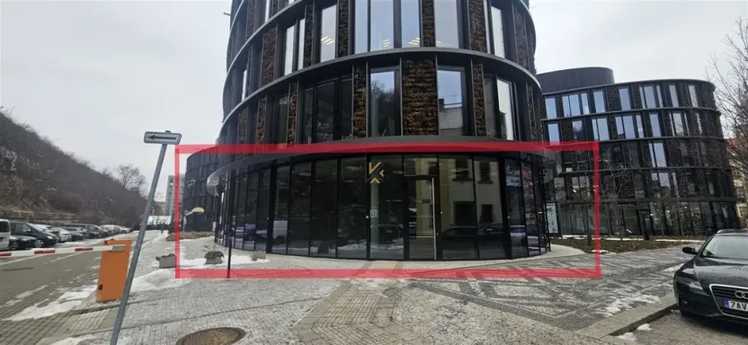 Pronájem obchodního prostoru, Praha - Karlín, Pernerova, 204 m2