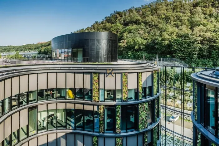 Pronájem obchodního prostoru, Praha - Karlín, Pernerova, 204 m2