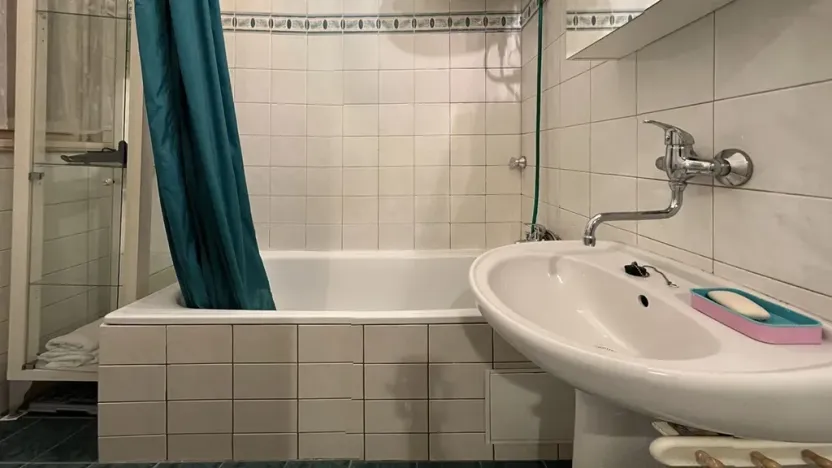 Pronájem bytu 2+kk, Praha - Holešovice, Komunardů, 50 m2