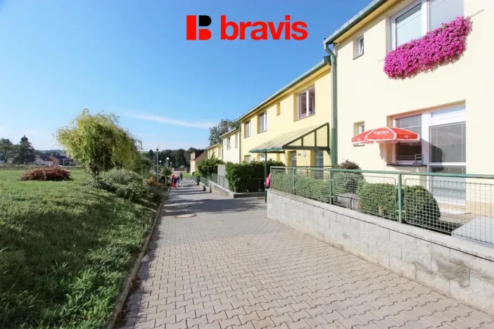 Pronájem bytu 1+kk, Neslovice, Školní, 31 m2