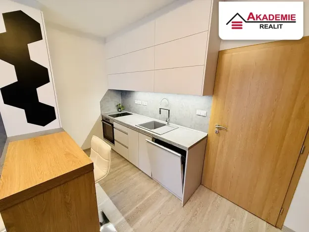 Pronájem bytu 1+kk, Brno, Listnatá, 34 m2