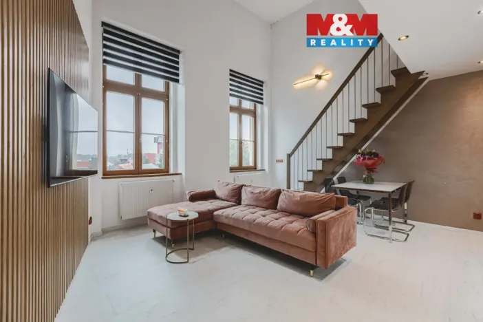 Prodej bytu 4+kk, Klatovy - Klatovy III, Husovo náměstí, 78 m2