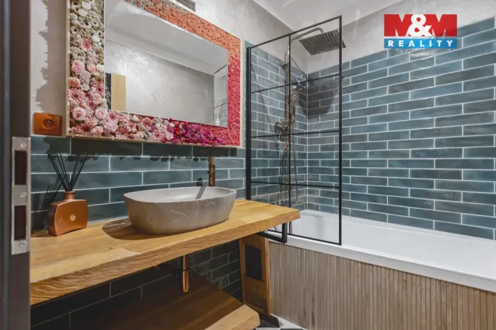 Prodej bytu 4+kk, Klatovy - Klatovy III, Husovo náměstí, 78 m2