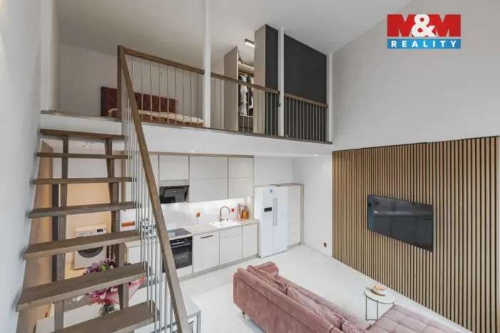 Prodej bytu 4+kk, Klatovy - Klatovy III, Husovo náměstí, 78 m2