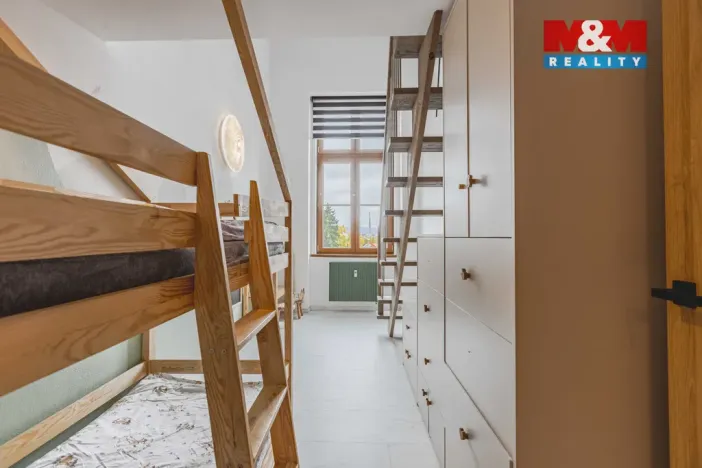 Prodej bytu 4+kk, Klatovy - Klatovy III, Husovo náměstí, 78 m2