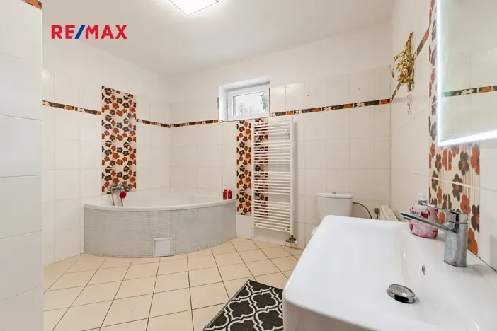 Prodej rodinného domu, Okrouhlo, 241 m2