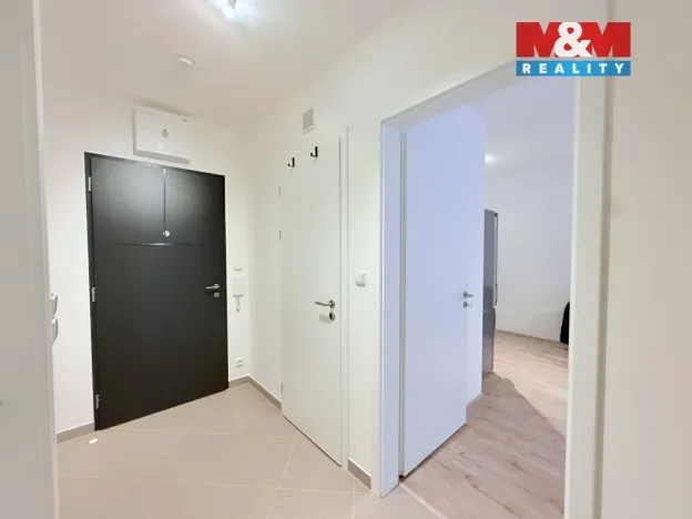 Pronájem bytu 2+kk, Praha - Prosek, Čakovická, 55 m2