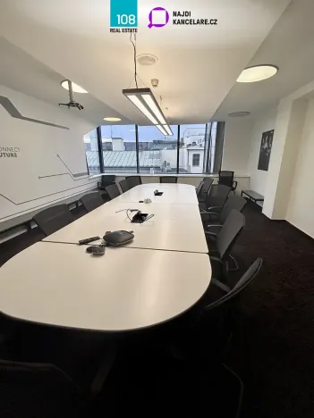 Pronájem kanceláře, Praha - Nové Město, Spálená, 1951 m2