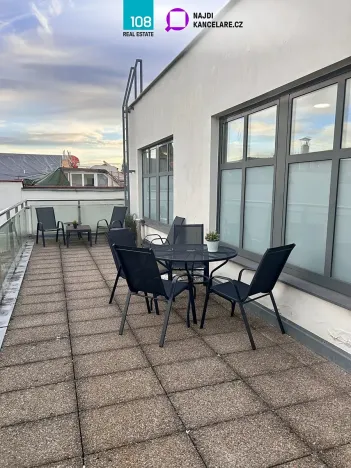 Pronájem kanceláře, Praha - Nové Město, Spálená, 1951 m2