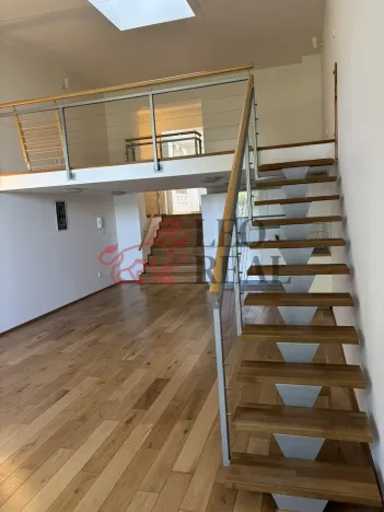 Pronájem atypického bytu, Praha - Lochkov, U sladovny, 85 m2