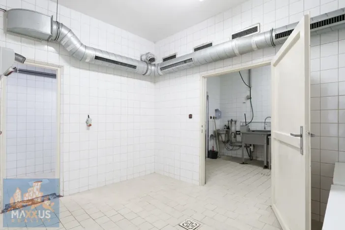 Pronájem obchodního prostoru, Praha - Strašnice, Počernická, 140 m2