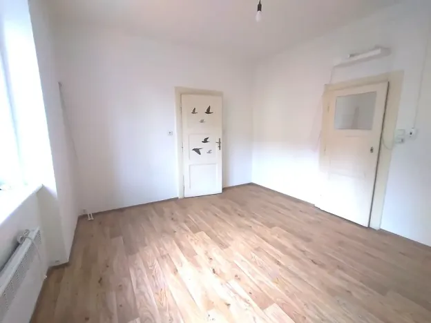 Pronájem bytu 1+1, Praha - Vršovice, Madridská, 38 m2