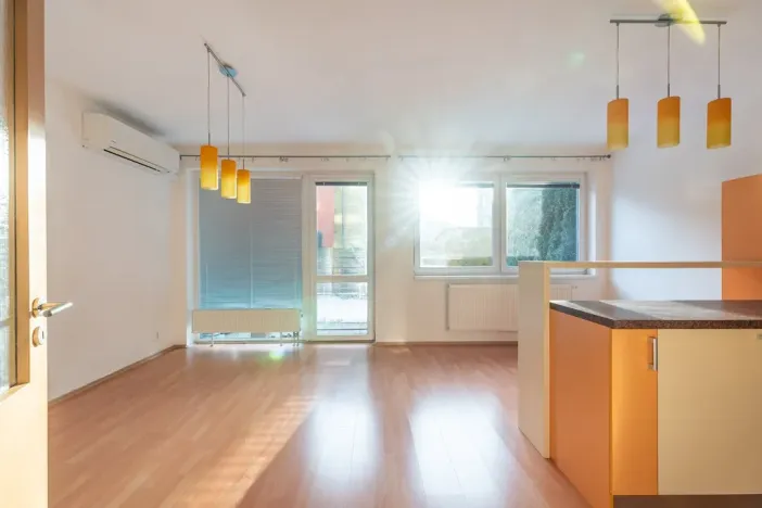 Pronájem bytu 2+kk, Brno, Moutnická, 54 m2