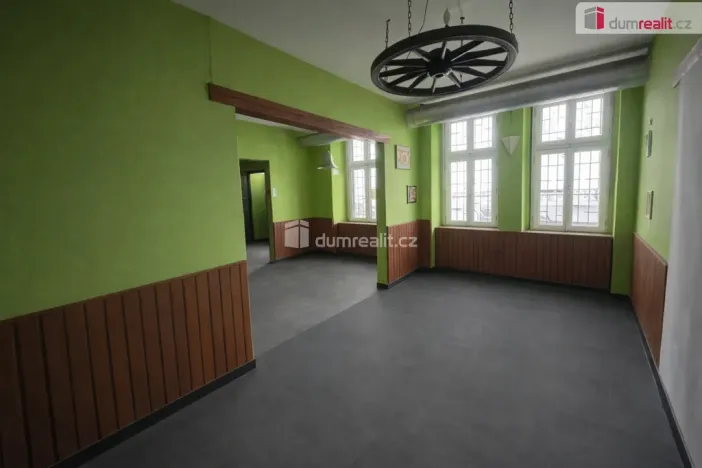 Pronájem obchodního prostoru, Praha - Smíchov, Radlická, 125 m2