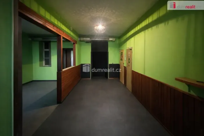 Pronájem obchodního prostoru, Praha - Smíchov, Radlická, 125 m2