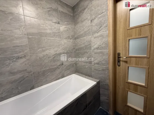 Pronájem bytu 2+kk, Neratovice, Školní, 35 m2