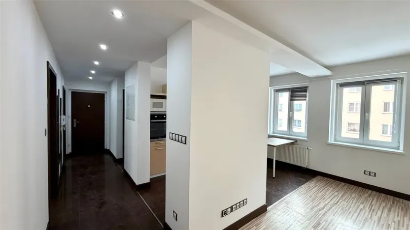 Pronájem bytu 4+kk, Cheb, Husova, 78 m2