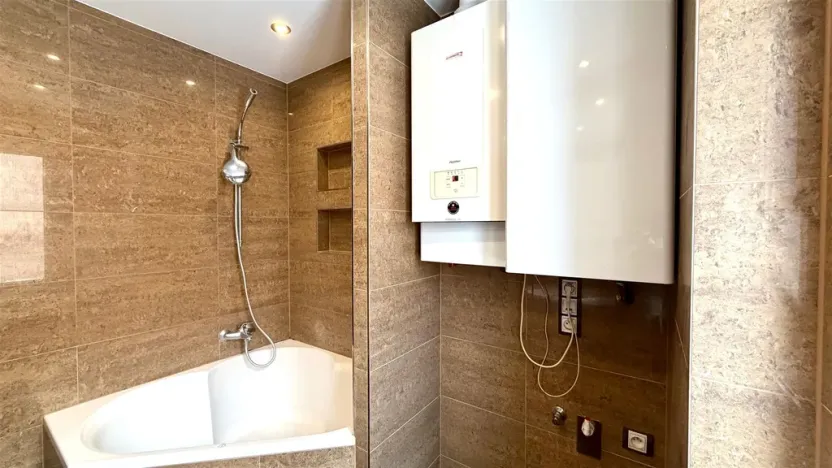 Pronájem bytu 4+kk, Cheb, Husova, 78 m2