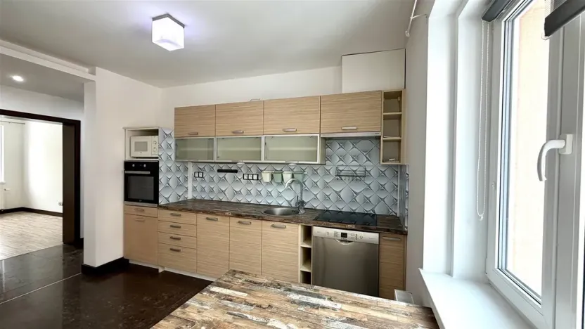 Pronájem bytu 4+kk, Cheb, Husova, 78 m2