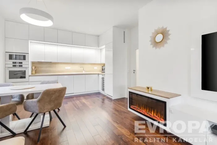 Prodej bytu 3+kk, Praha - Hloubětín, Waltariho, 78 m2